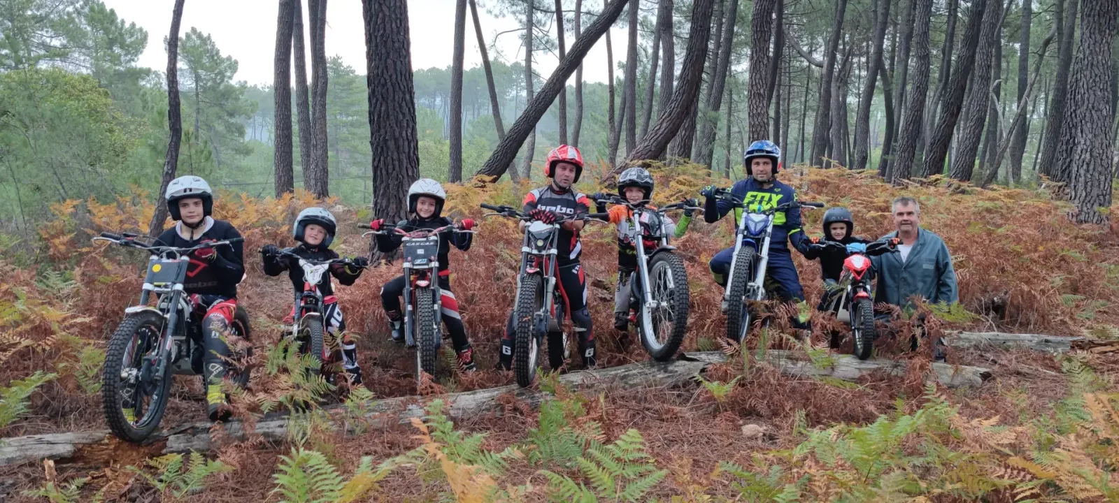 Pilote de moto trial en action